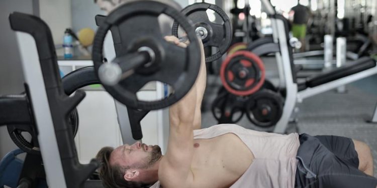 choosing between weightlifting and powerlifting